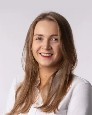 Izabela Oberkiewicz, Online Sales and Distribution